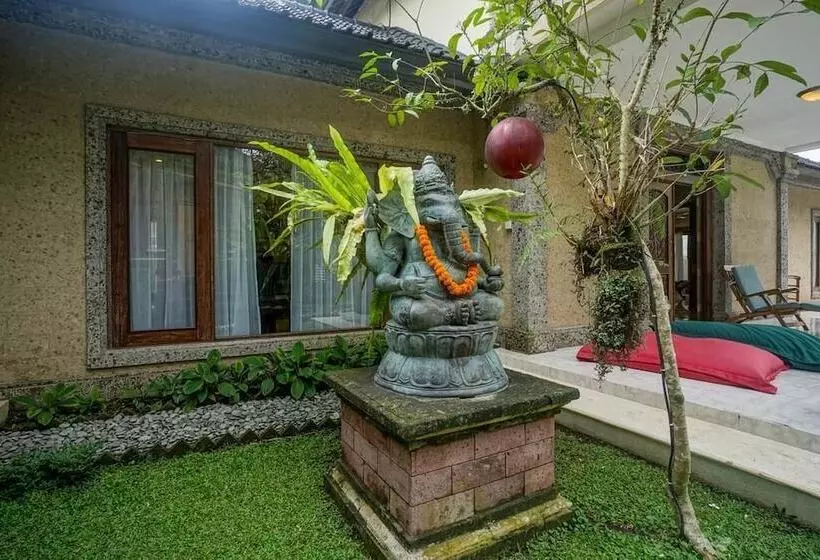 Villa Tirta Indah