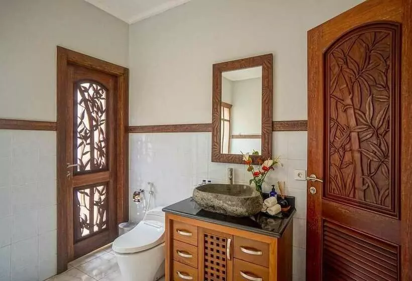 Villa Tirta Indah