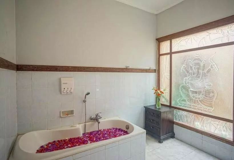 Villa Tirta Indah