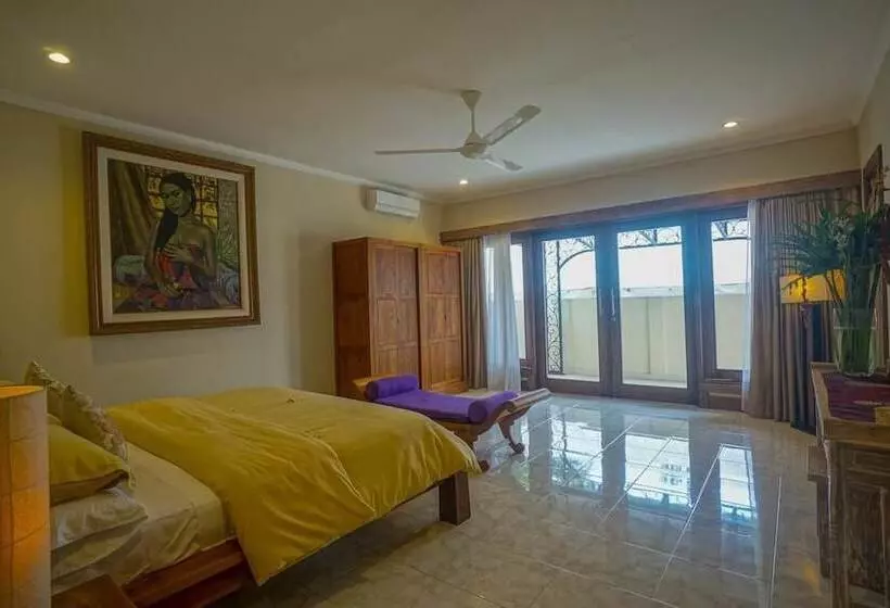 Villa Tirta Indah