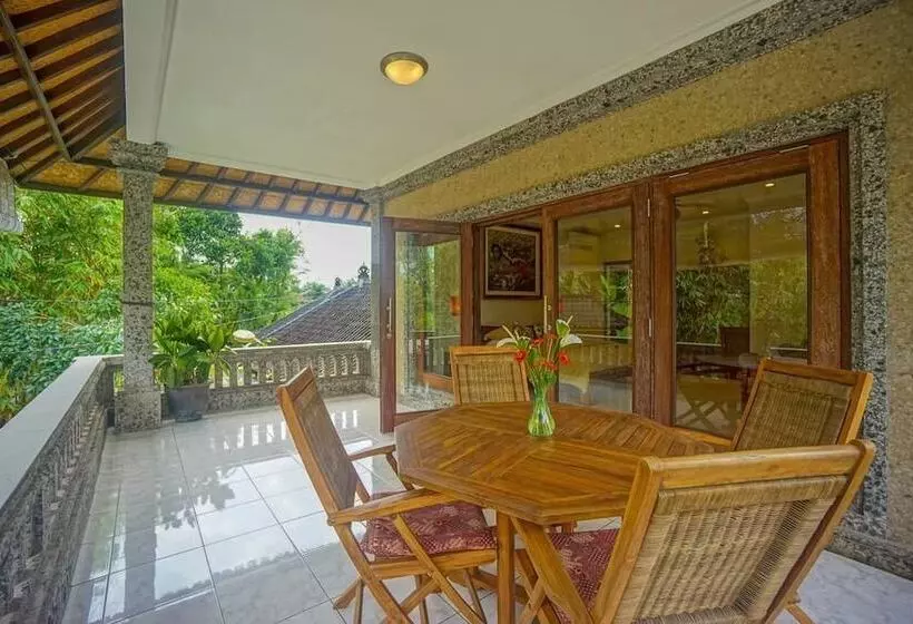 Villa Tirta Indah