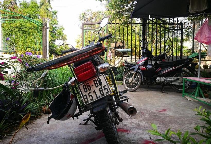 Nt Backpackers  Hostel