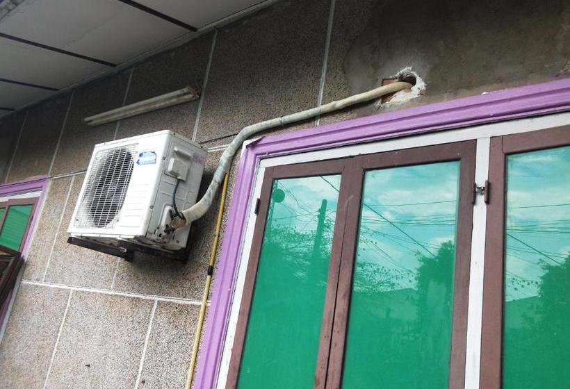 Nt Backpackers  Hostel