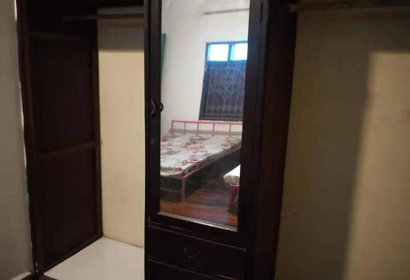 Nt Backpackers  Hostel