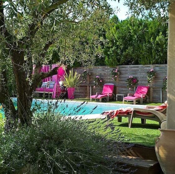 تختخواب و صبحانه A L Orée Du Pin Chambres D Hôtes