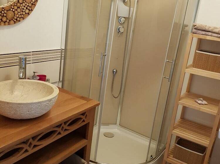 تختخواب و صبحانه A L Orée Du Pin Chambres D Hôtes