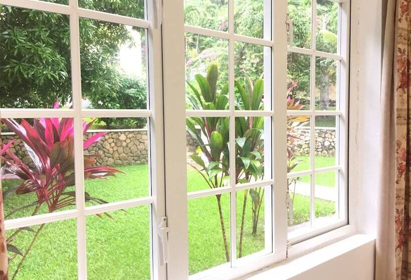 تختخواب و صبحانه San Sky