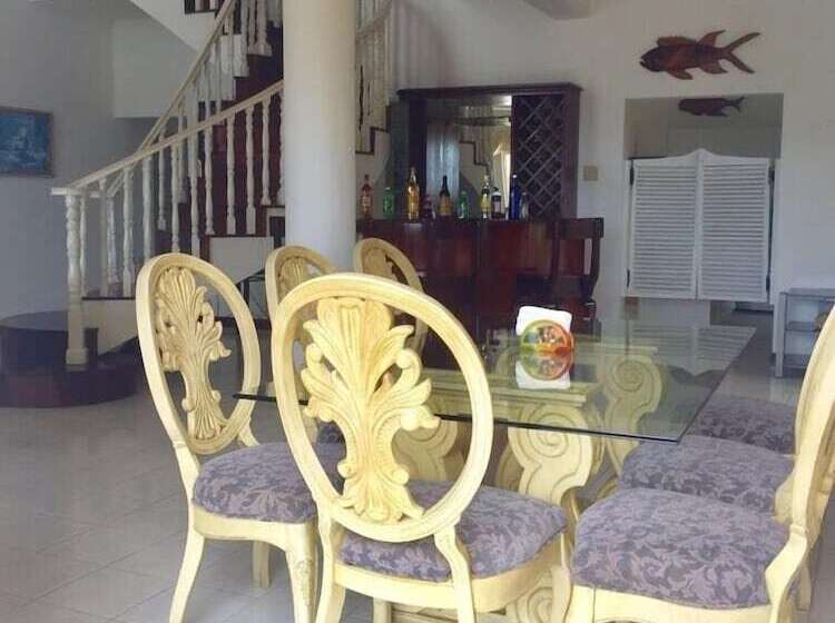 تختخواب و صبحانه San Sky