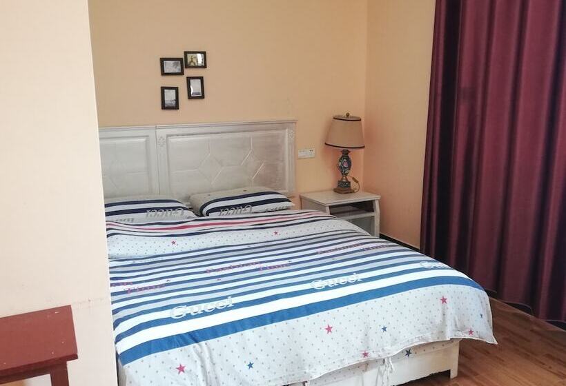 En Attendant Godot Youth Hostel