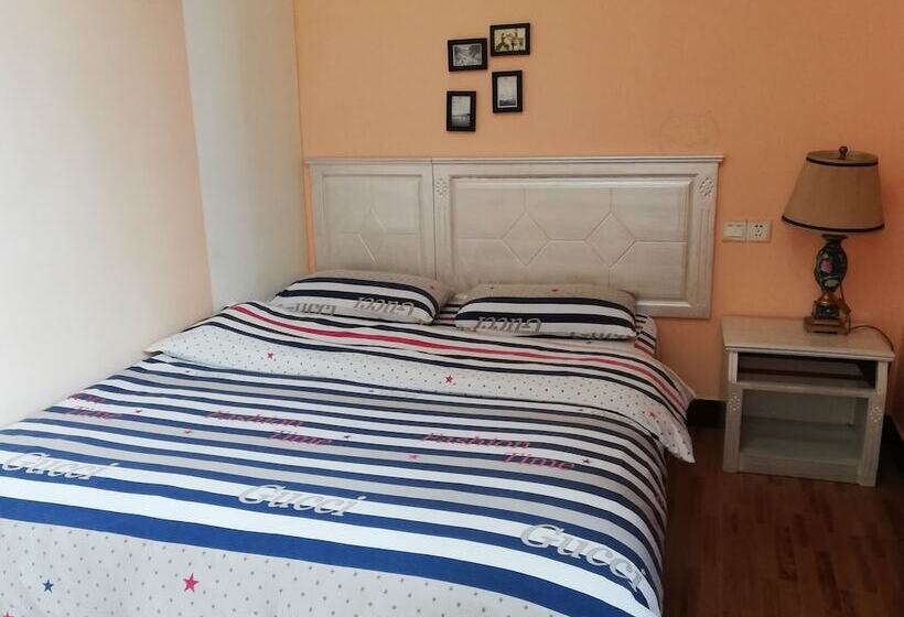 En Attendant Godot Youth Hostel