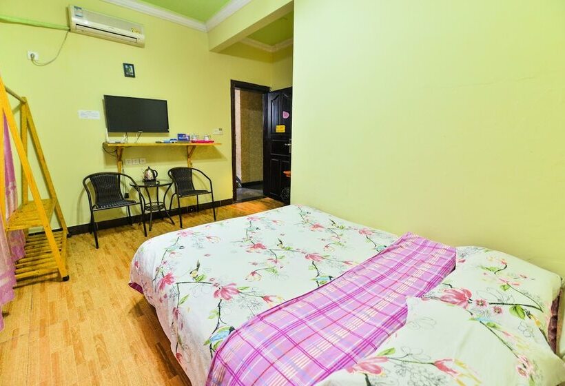 En Attendant Godot Youth Hostel