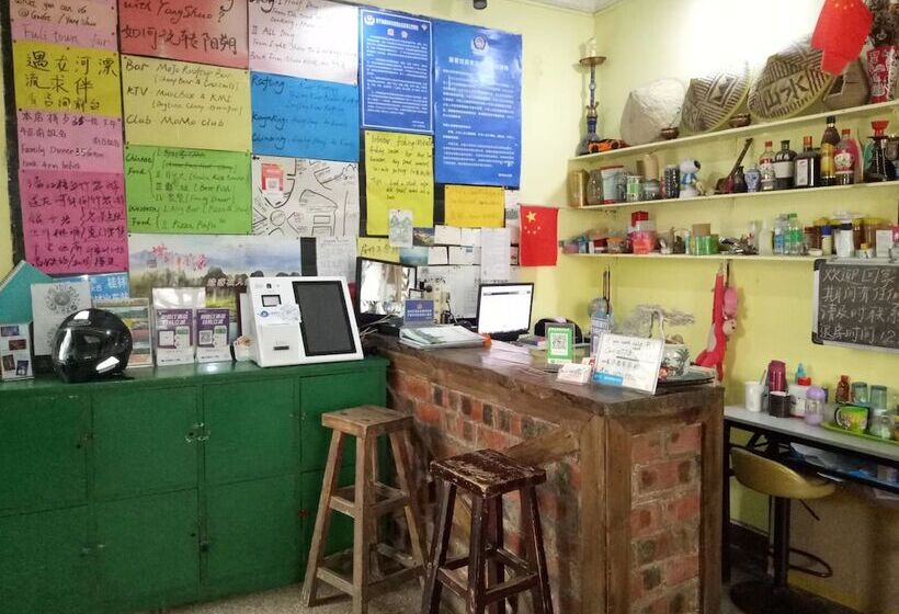 En Attendant Godot Youth Hostel