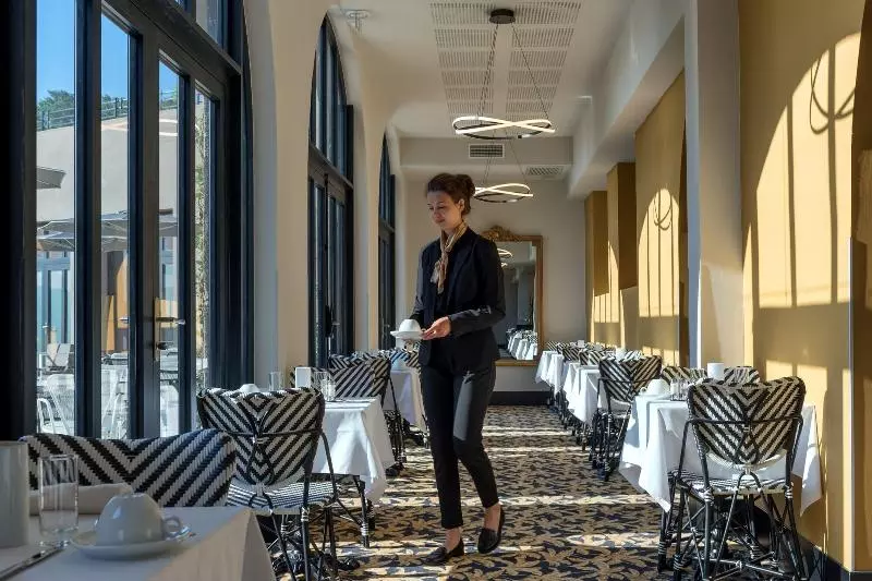 Hotel Doubletree By Hilton Carcassonne