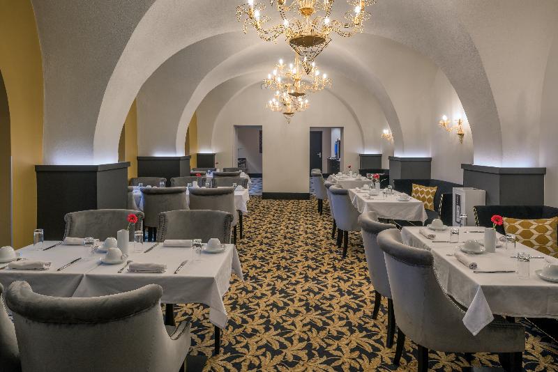 Отель Doubletree By Hilton Carcassonne