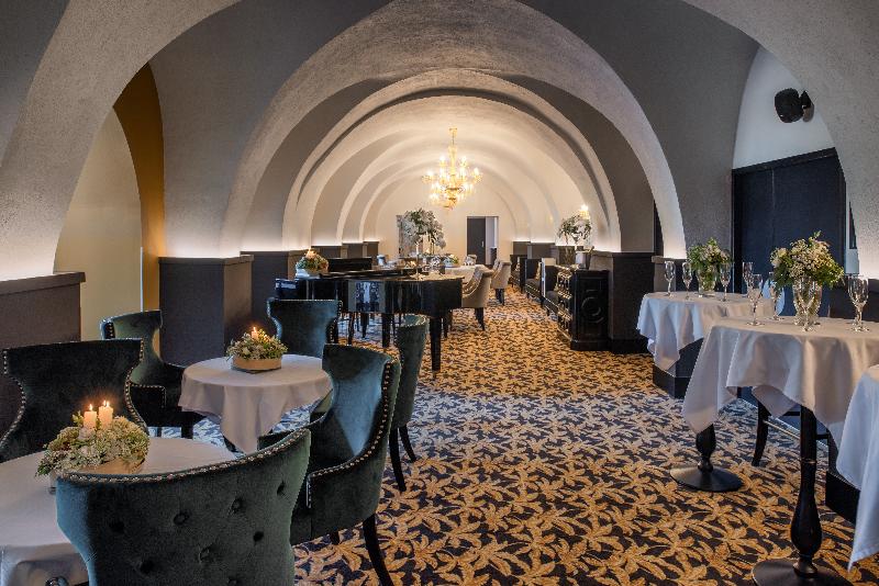 Отель Doubletree By Hilton Carcassonne