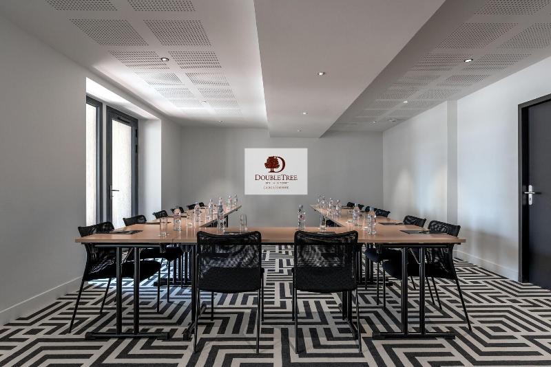 Отель Doubletree By Hilton Carcassonne