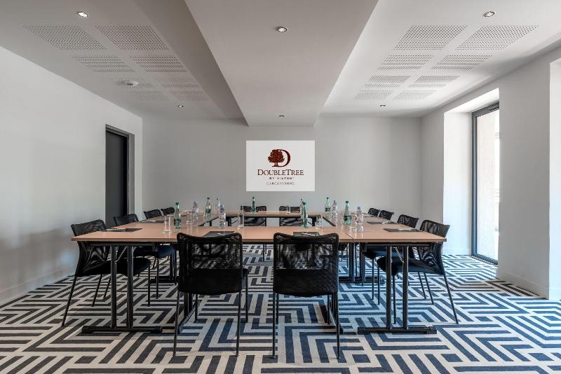 Отель Doubletree By Hilton Carcassonne