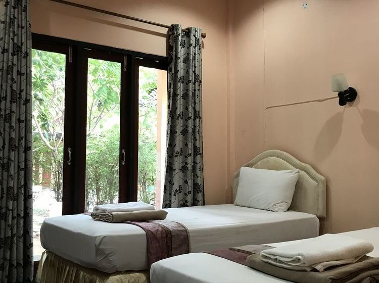 Отель Green Leaf Resort