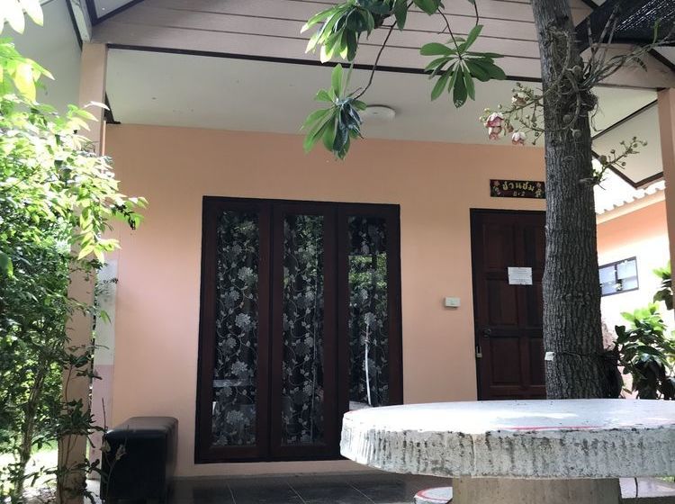 Отель Green Leaf Resort