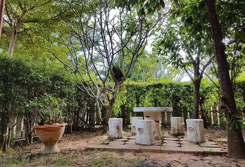 Отель Green Leaf Resort