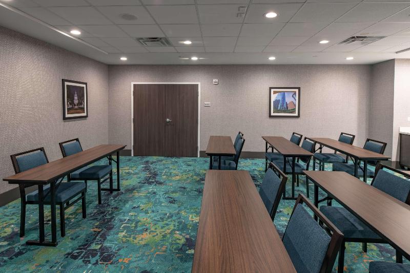 فندق Hampton Inn & Suites Dallas/plano Central