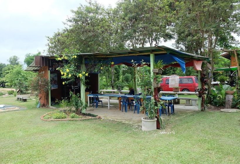 בית מלון כפרי Napadol Resort