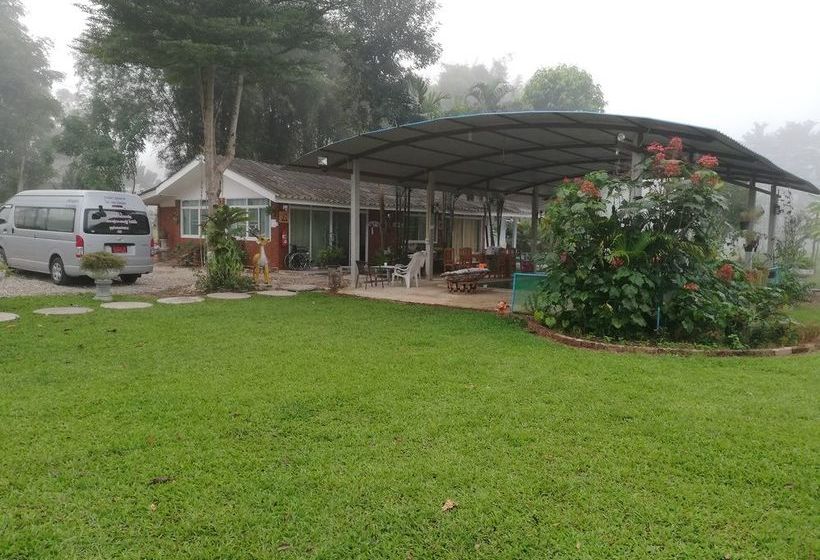 בית מלון כפרי Napadol Resort