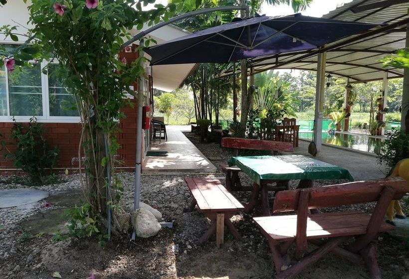 בית מלון כפרי Napadol Resort