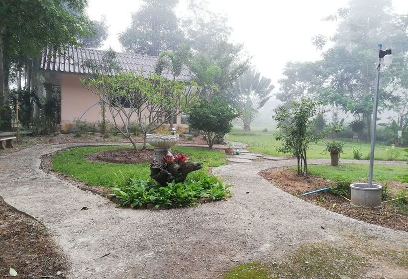 בית מלון כפרי Napadol Resort