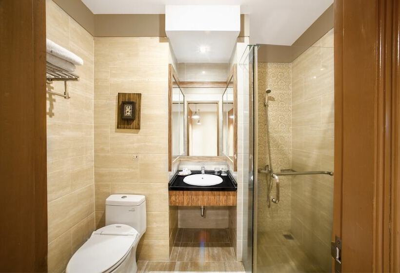 בית מלון כפרי The Rivavi Legian