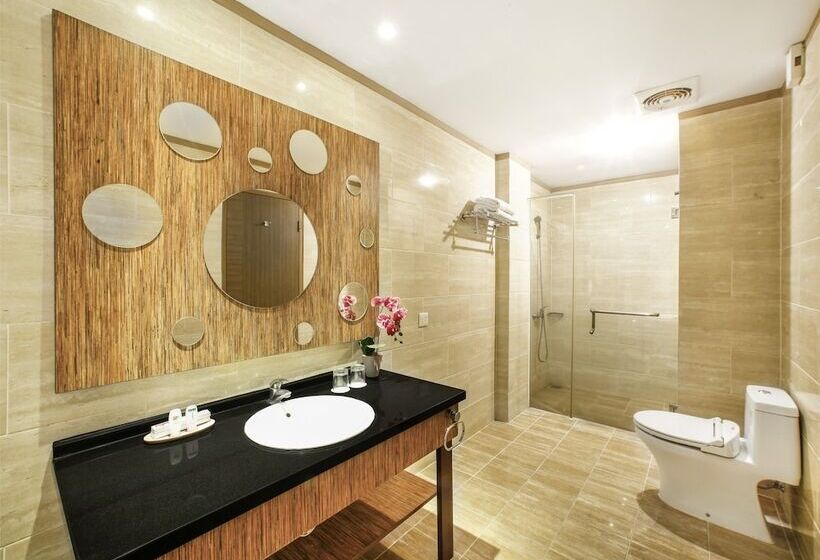 בית מלון כפרי The Rivavi Legian