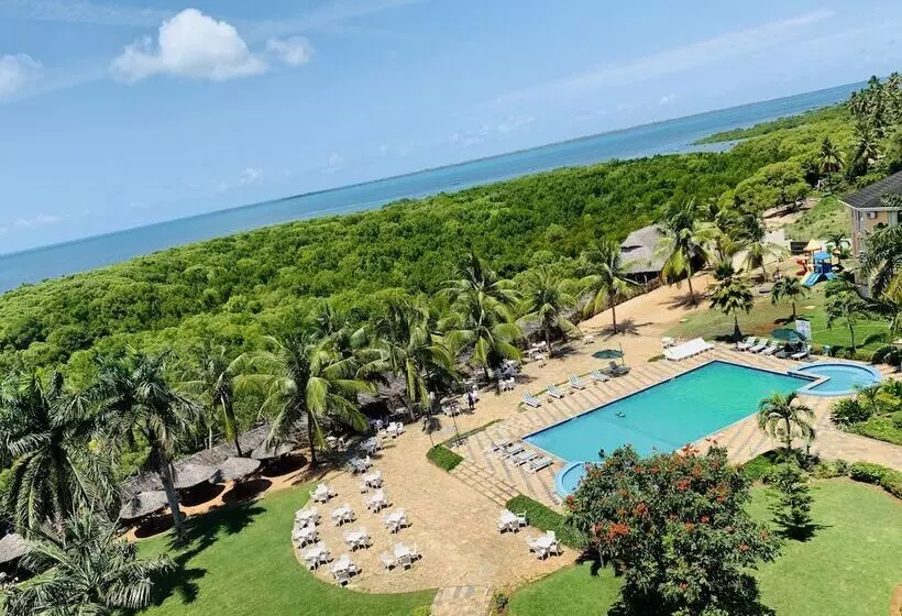 ホテル Tanga Beach Resort & Spa