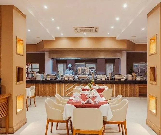 ホテル Tanga Beach Resort & Spa