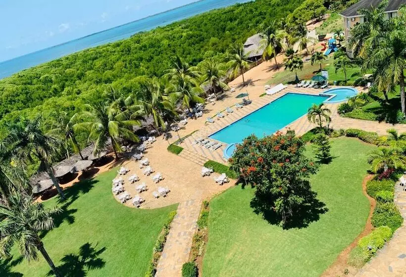 ホテル Tanga Beach Resort & Spa