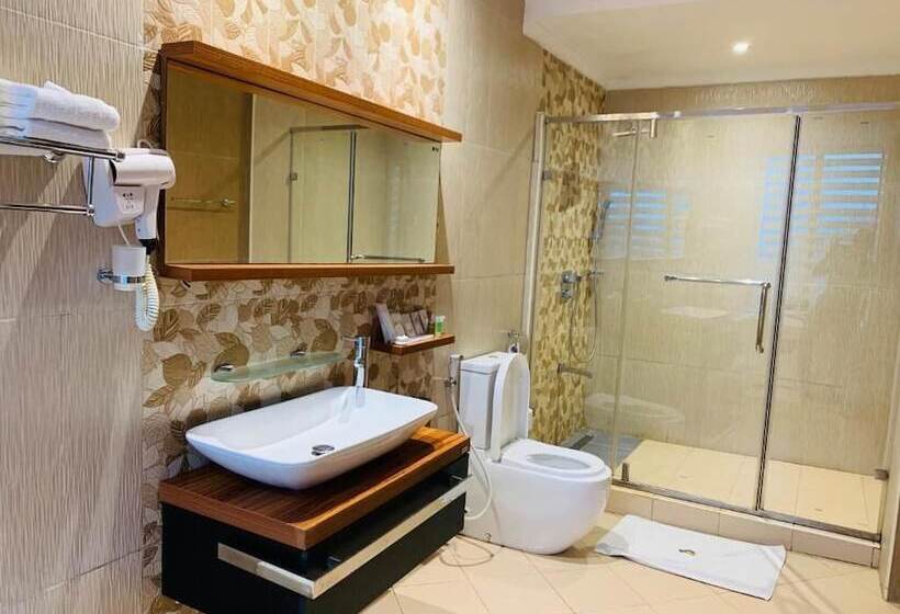 Отель Tanga Beach Resort & Spa