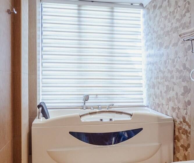 Отель Tanga Beach Resort & Spa