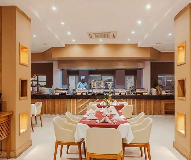ホテル Tanga Beach Resort & Spa