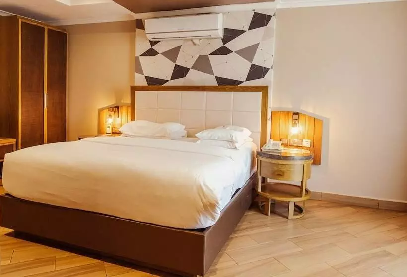 ホテル Tanga Beach Resort & Spa