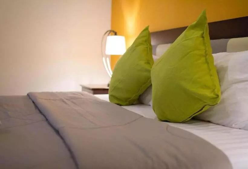 پانسیون Samed Big Tree