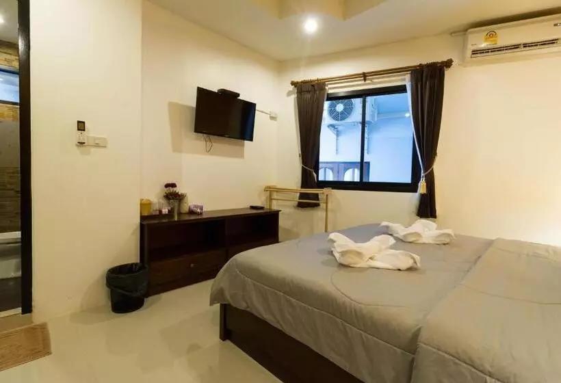 پانسیون Samed Big Tree