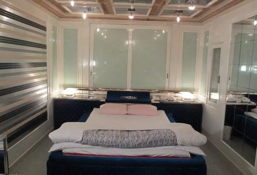 River Side Hotel Aoi Adults Only