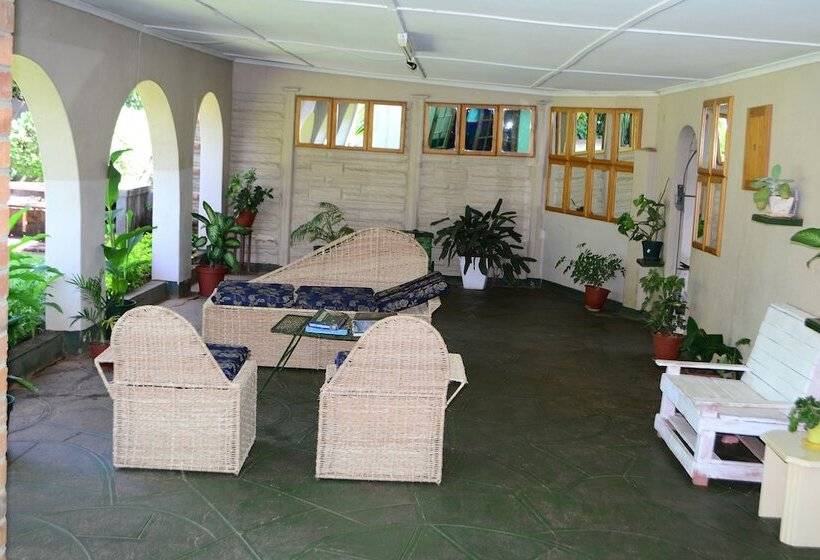 تختخواب و صبحانه Breeze Guest House