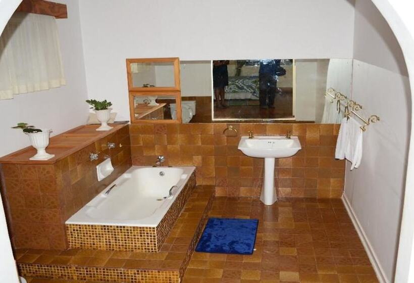 تختخواب و صبحانه Breeze Guest House