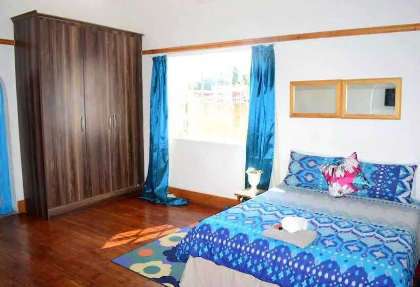 تختخواب و صبحانه Breeze Guest House