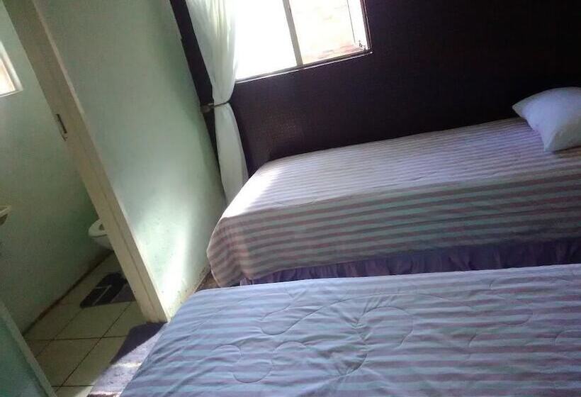 تختخواب و صبحانه Breeze Guest House