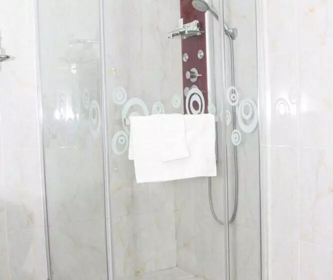 تختخواب و صبحانه Streets Of Gold Guest House