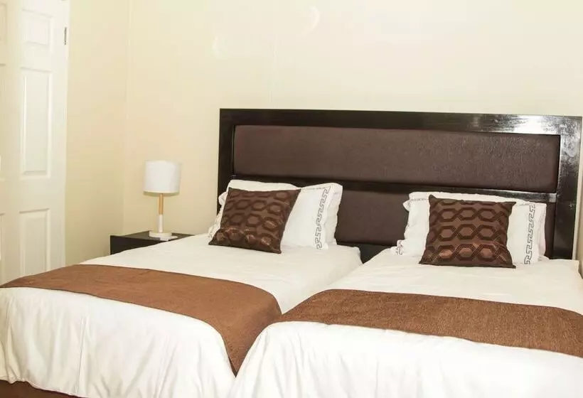 تختخواب و صبحانه Streets Of Gold Guest House