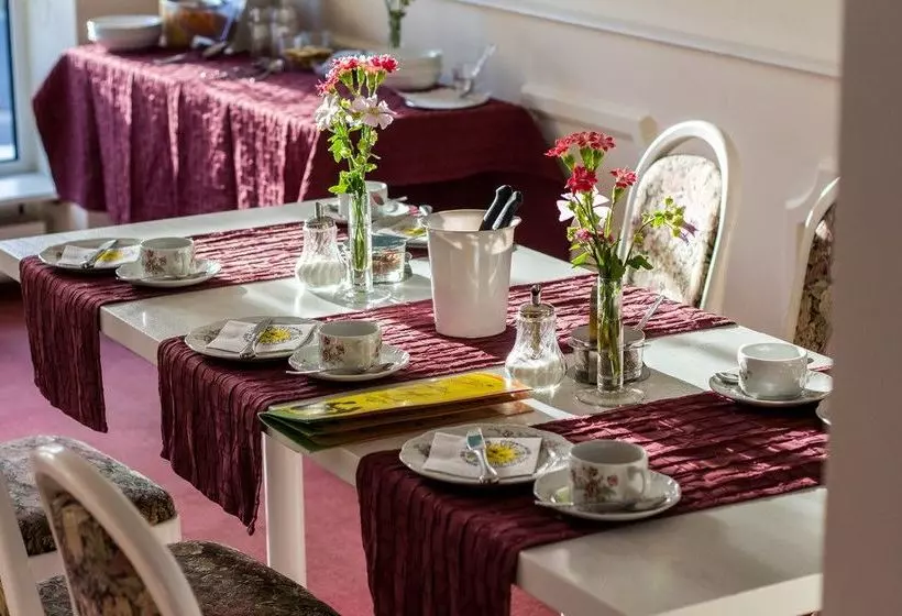 Hotelli Bäckereicafé & Pension Estenfeld