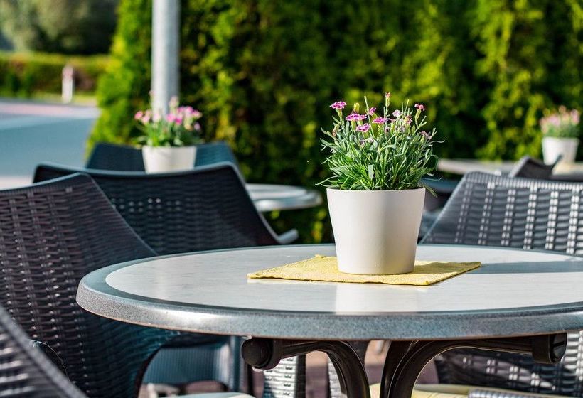 ホテル Bäckereicafé & Pension Estenfeld