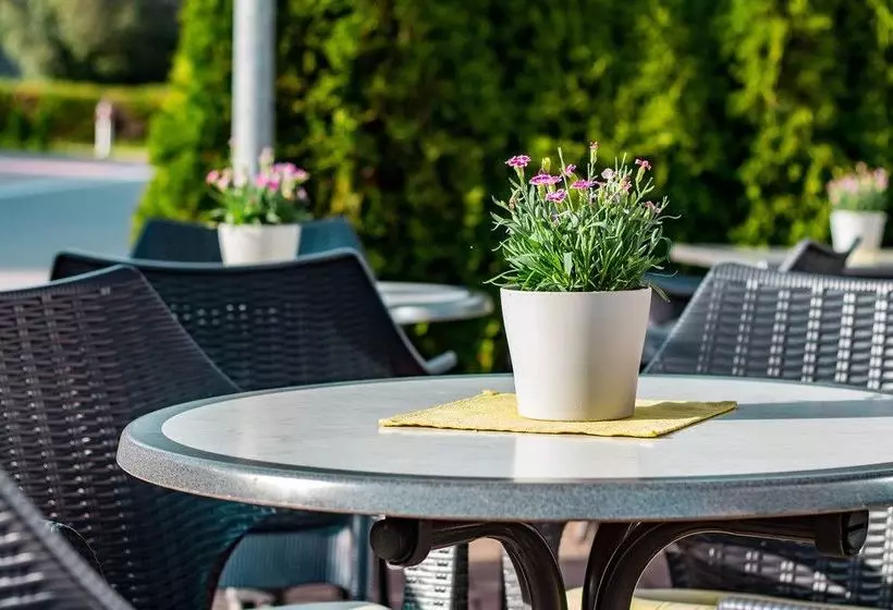 Hotelli Bäckereicafé & Pension Estenfeld